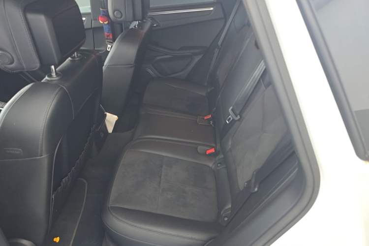 Used Porsche Macan 2018 Macan 2.0T Left Rear Seat