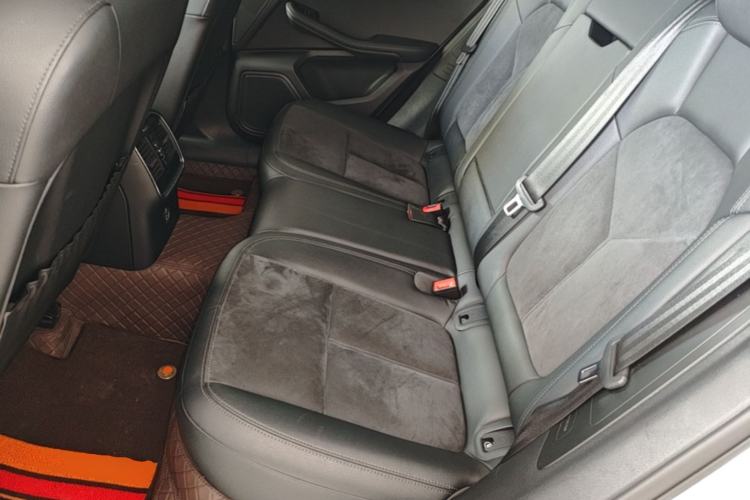 Used Porsche Macan 2018 Macan 2.0T Left Rear Seat