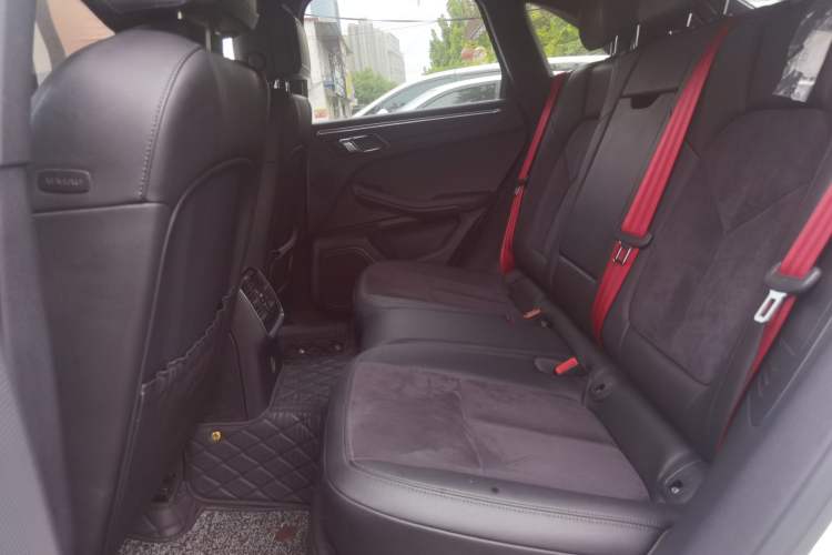 Used Porsche Macan 2018 Macan 2.0T Left Rear Seat