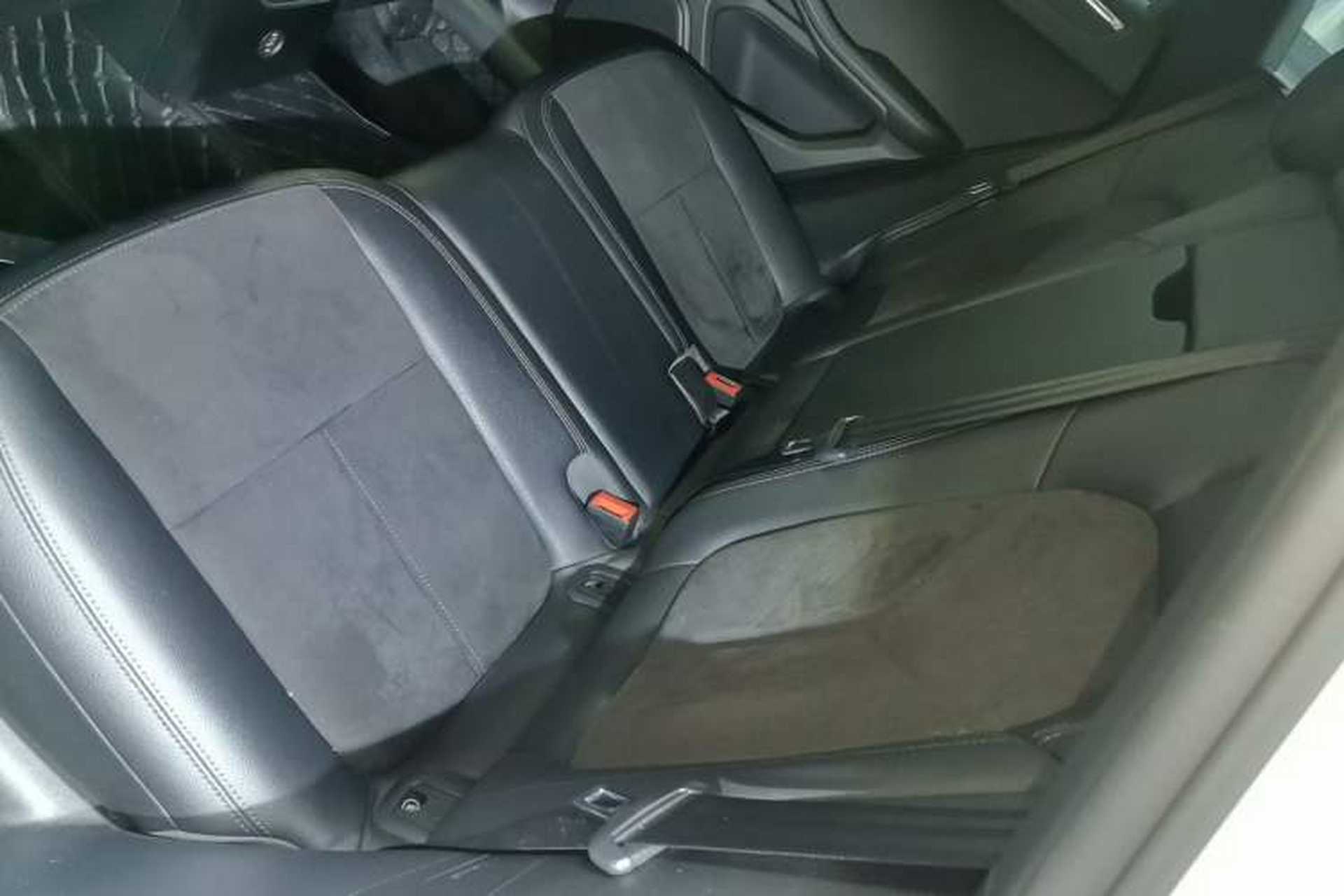 Used Porsche Macan 2018 Macan 2.0T Left Rear Seat