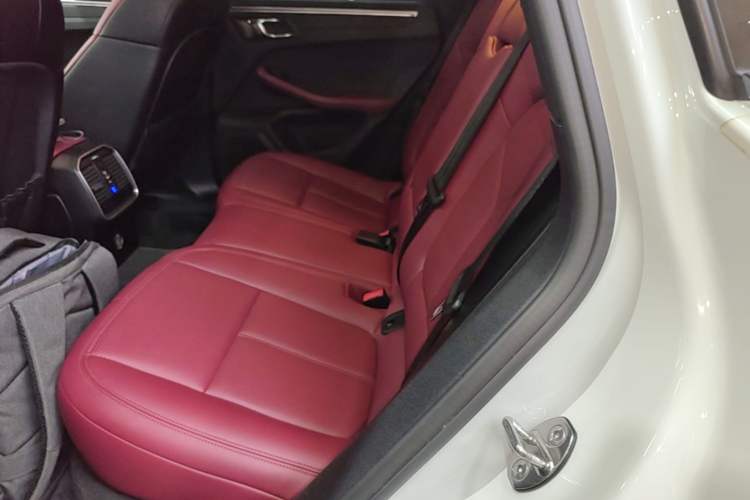 Used Porsche Macan 2018 Macan 2.0T Left Rear Seat