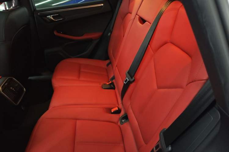 Used Porsche Macan 2018 Macan 2.0T Left Rear Seat