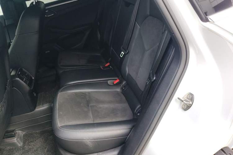 Used Porsche Macan 2018 Macan 2.0T Left Rear Seat