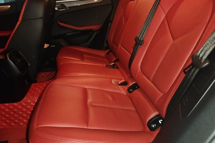 Used Porsche Macan 2018 Macan 2.0T Left Rear Seat