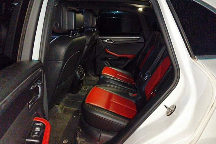 Used Porsche Macan 2018 Macan 2.0T Left Rear Seat