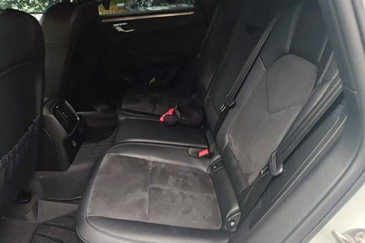 Used Porsche Macan 2018 Macan 2.0T Left Rear Seat