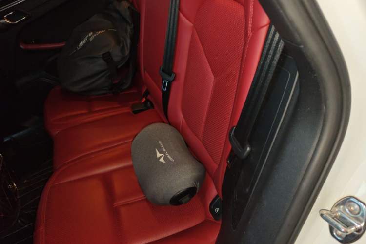 Used Porsche Macan 2018 Macan 2.0T Left Rear Seat