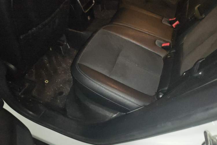 Used Porsche Macan 2018 Macan 2.0T Left Rear Seat