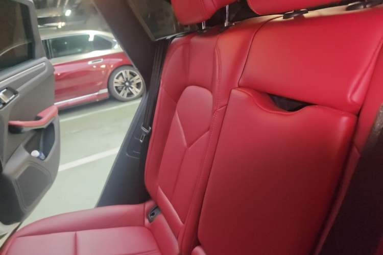 Used Porsche Macan 2018 Macan 2.0T Left Rear Seat