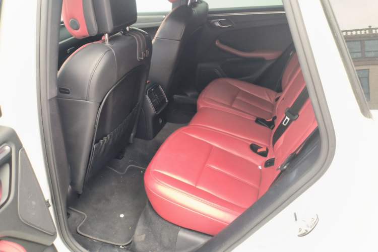Used Porsche Macan 2018 Macan 2.0T Left Rear Seat