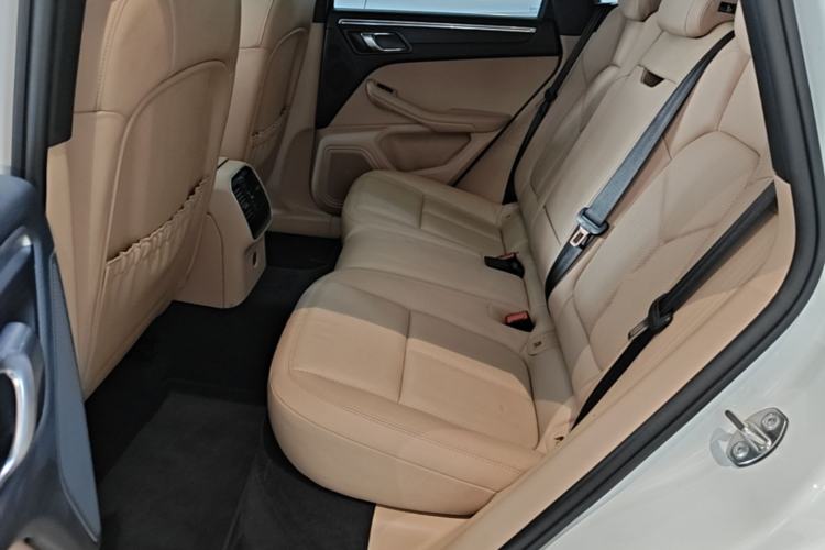 Used Porsche Macan 2018 Macan 2.0T Left Rear Seat
