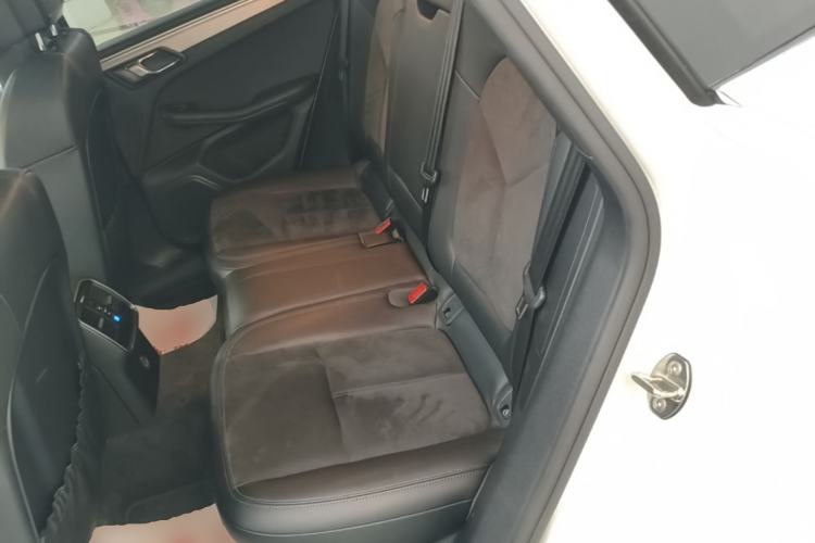 Used Porsche Macan 2018 Macan 2.0T Left Rear Seat