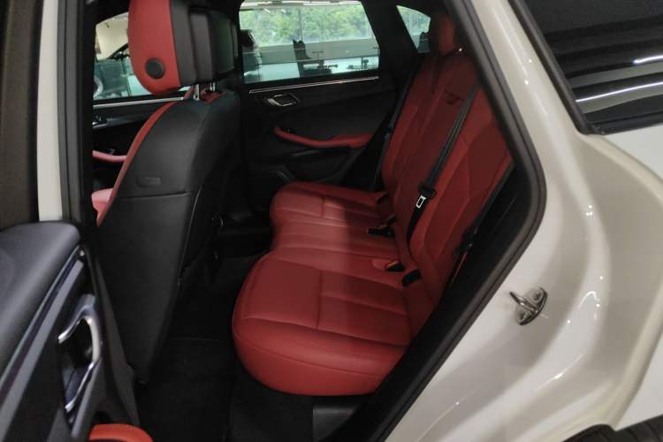 Used Porsche Macan 2018 Macan 2.0T Left Rear Seat