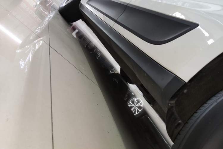 Used Porsche Macan 2018 Macan 2.0T Left Side Sill