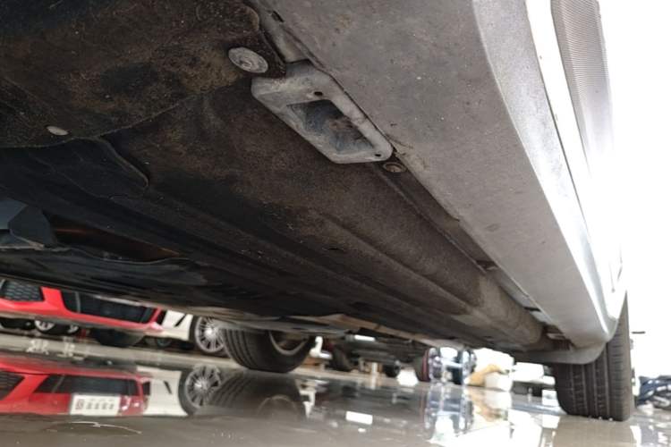 Used Porsche Macan 2018 Macan 2.0T Left Side Sill