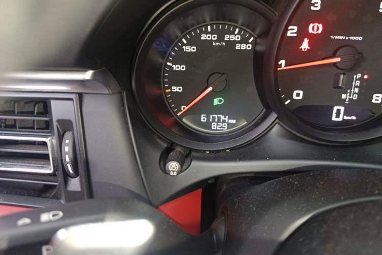 Used Porsche Macan 2018 Macan 2.0T Odometer Close Up