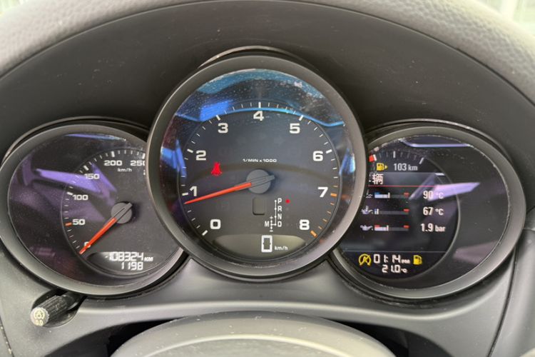 Used Porsche Macan 2018 Macan 2.0T Odometer Close Up