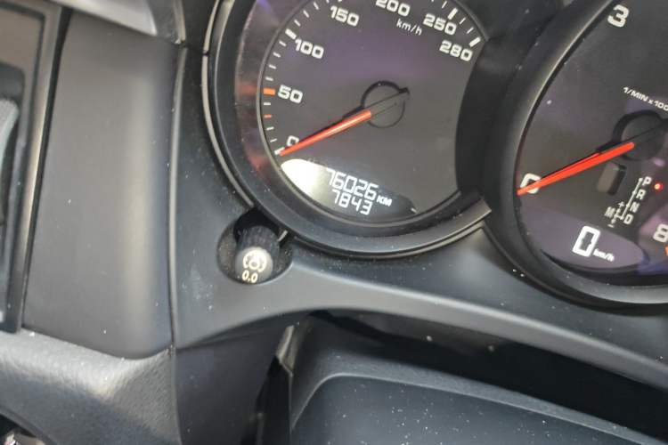Used Porsche Macan 2018 Macan 2.0T Odometer Close Up