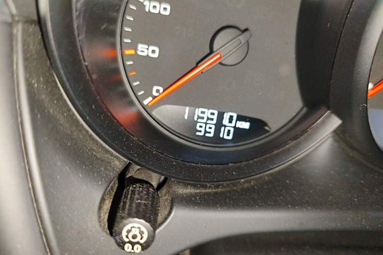 Used Porsche Macan 2018 Macan 2.0T Odometer Close Up