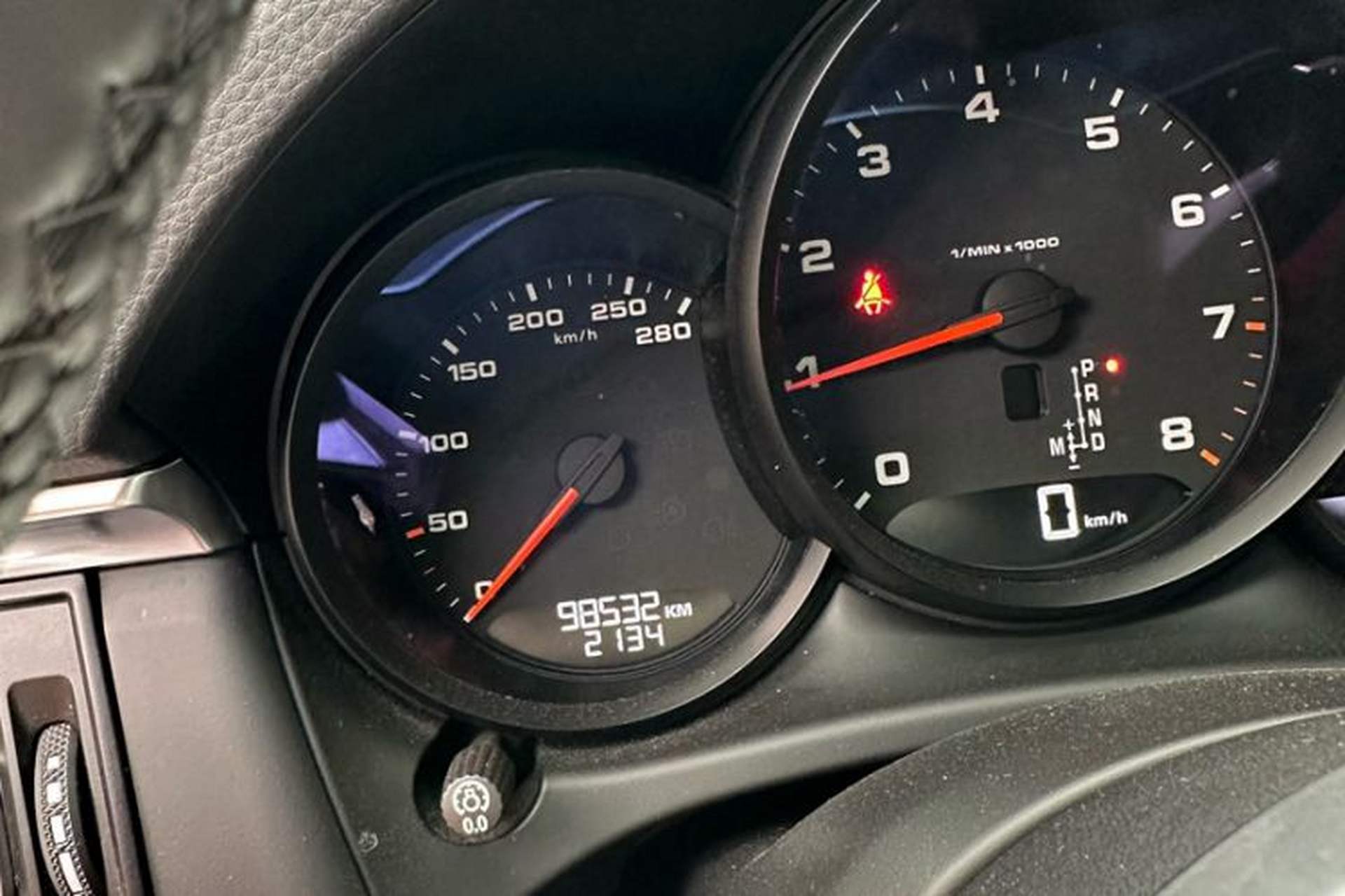 Used Porsche Macan 2018 Macan 2.0T Odometer Close Up