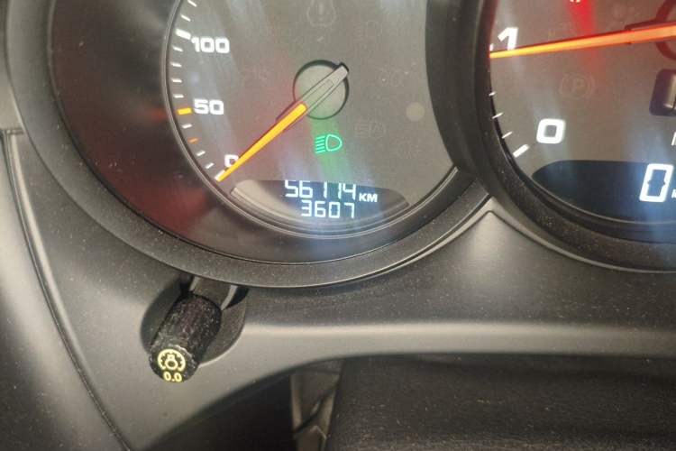 Used Porsche Macan 2018 Macan 2.0T Odometer Close Up