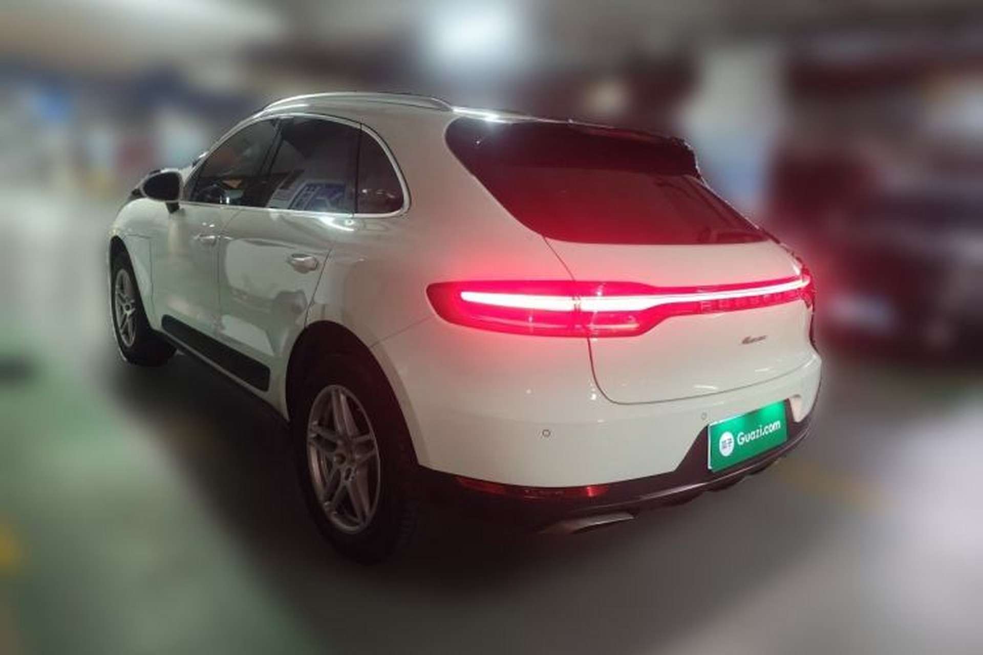 Used Porsche Macan 2018 Macan 2.0T Rear Left 45 Deg