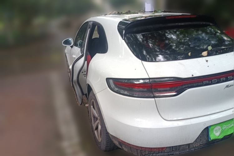 Used Porsche Macan 2018 Macan 2.0T Rear Left 45 Deg