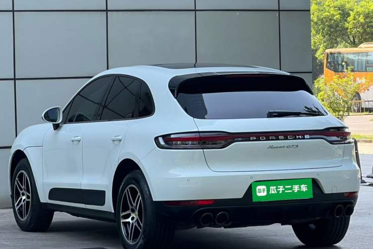 Used Porsche Macan 2018 Macan 2.0T Rear Left 45 Deg