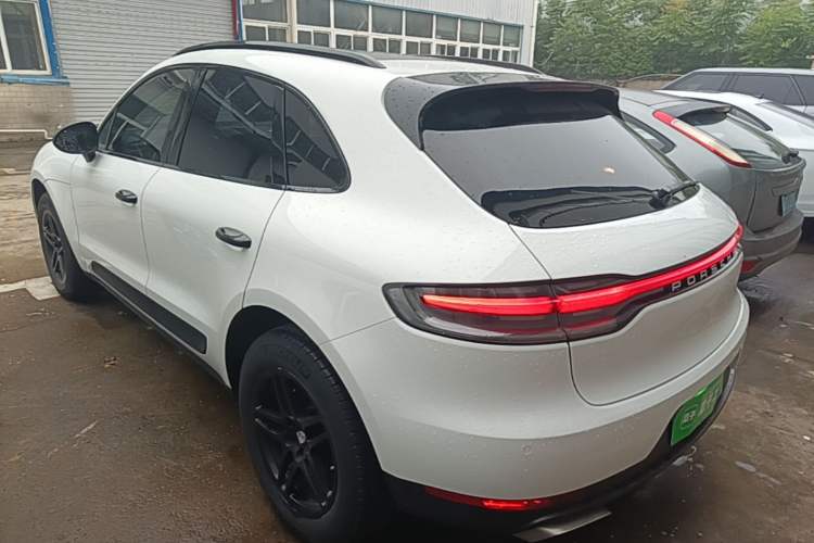 Used Porsche Macan 2018 Macan 2.0T Rear Left 45 Deg