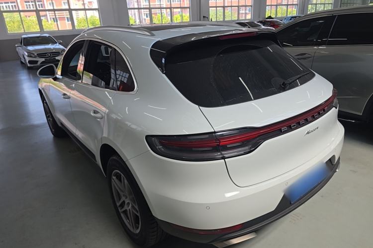 Used Porsche Macan 2018 Macan 2.0T Rear Left 45 Deg