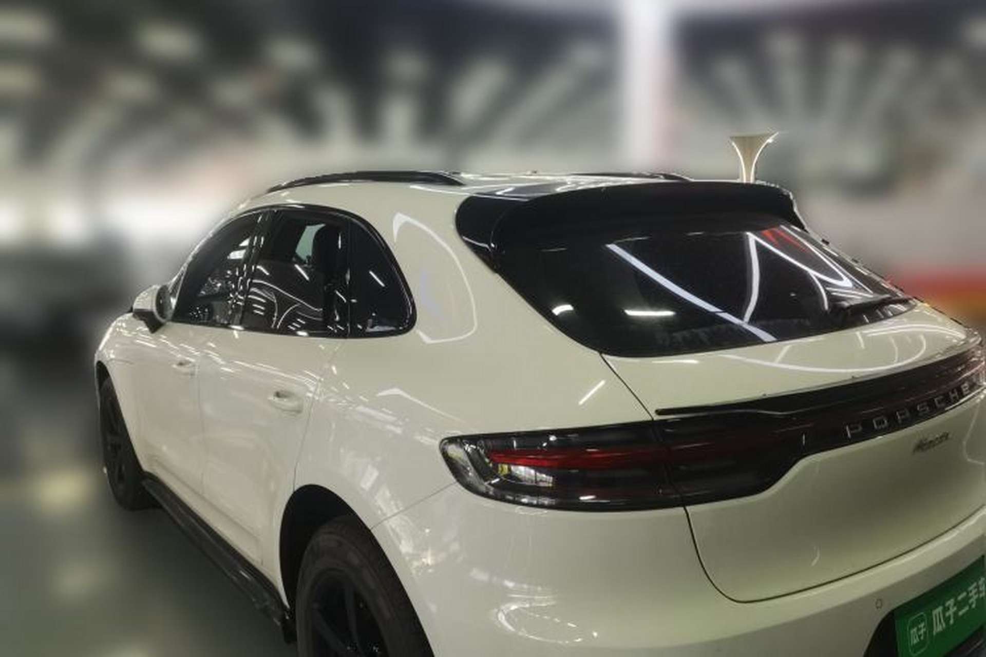 Used Porsche Macan 2018 Macan 2.0T Rear Left 45 Deg