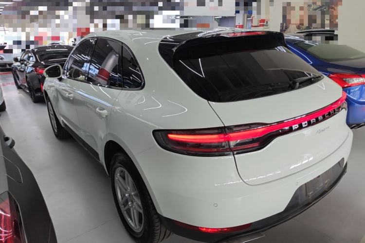 Used Porsche Macan 2018 Macan 2.0T Rear Left 45 Deg