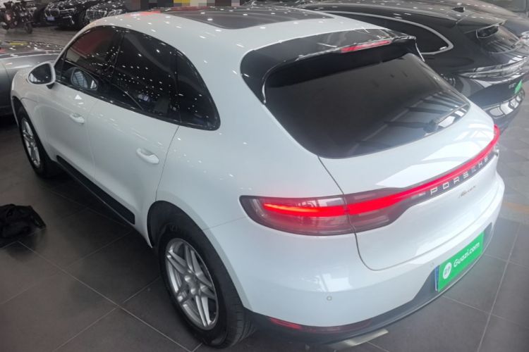 Used Porsche Macan 2018 Macan 2.0T Rear Left 45 Deg