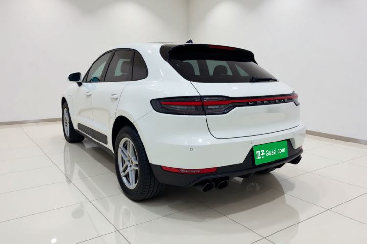 Used Porsche Macan 2018 Macan 2.0T Rear Left 45 Deg