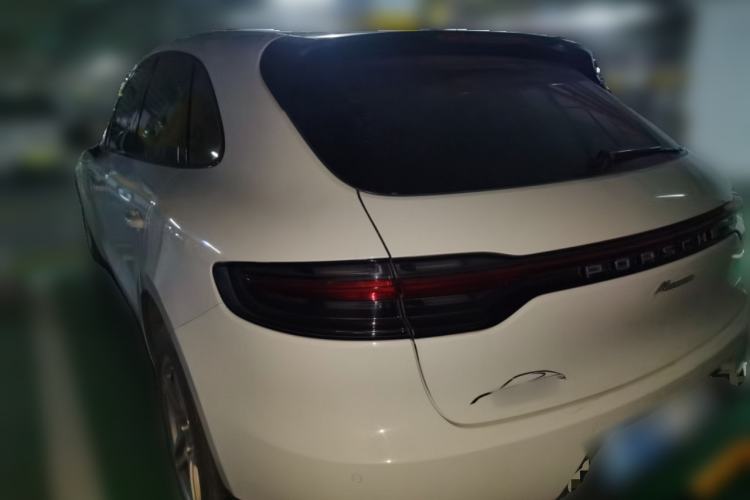 Used Porsche Macan 2018 Macan 2.0T Rear Left 45 Deg
