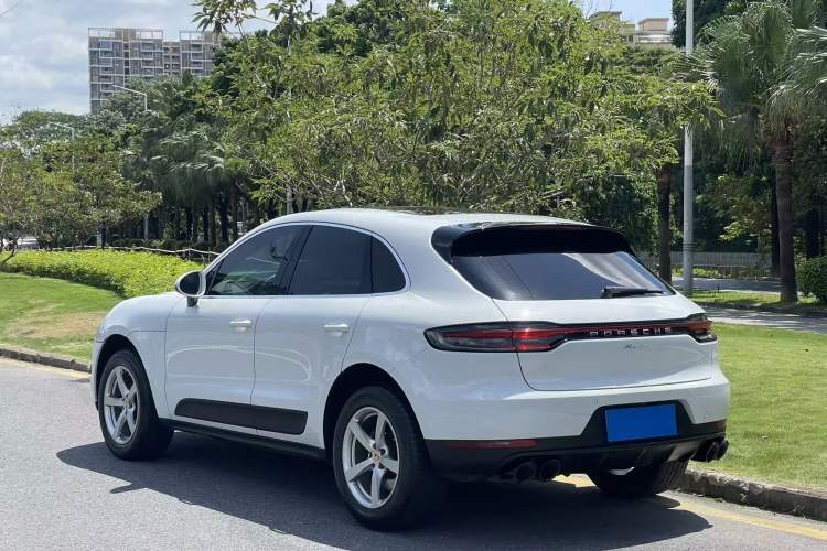 Used Porsche Macan 2018 Macan 2.0T Rear Left 45 Deg