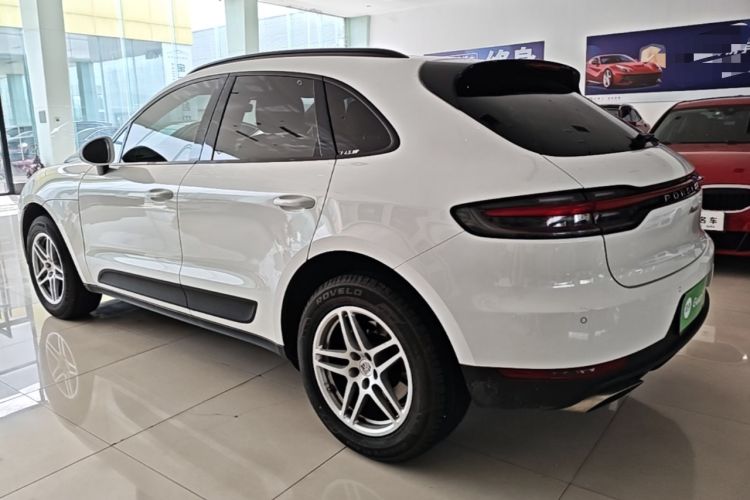 Used Porsche Macan 2018 Macan 2.0T Rear Left 45 Deg