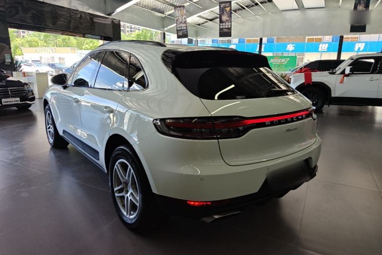 Used Porsche Macan 2018 Macan 2.0T Rear Left 45 Deg