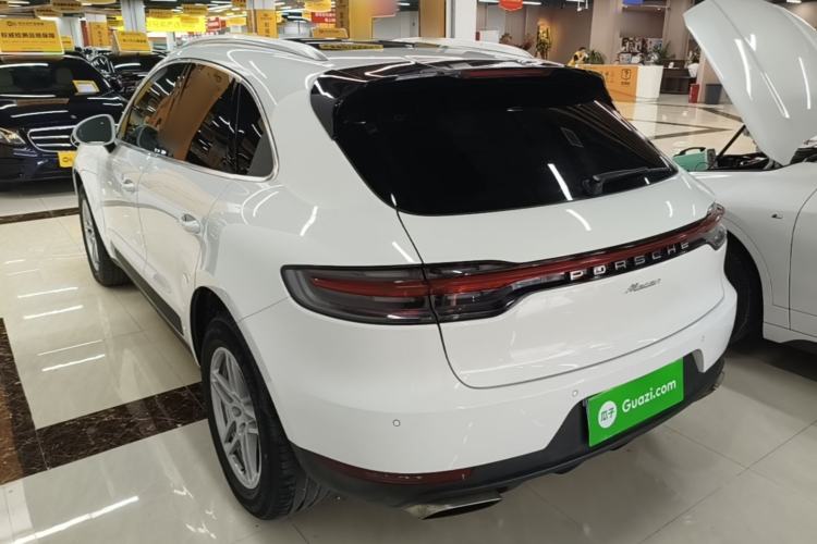 Used Porsche Macan 2018 Macan 2.0T Rear Left 45 Deg