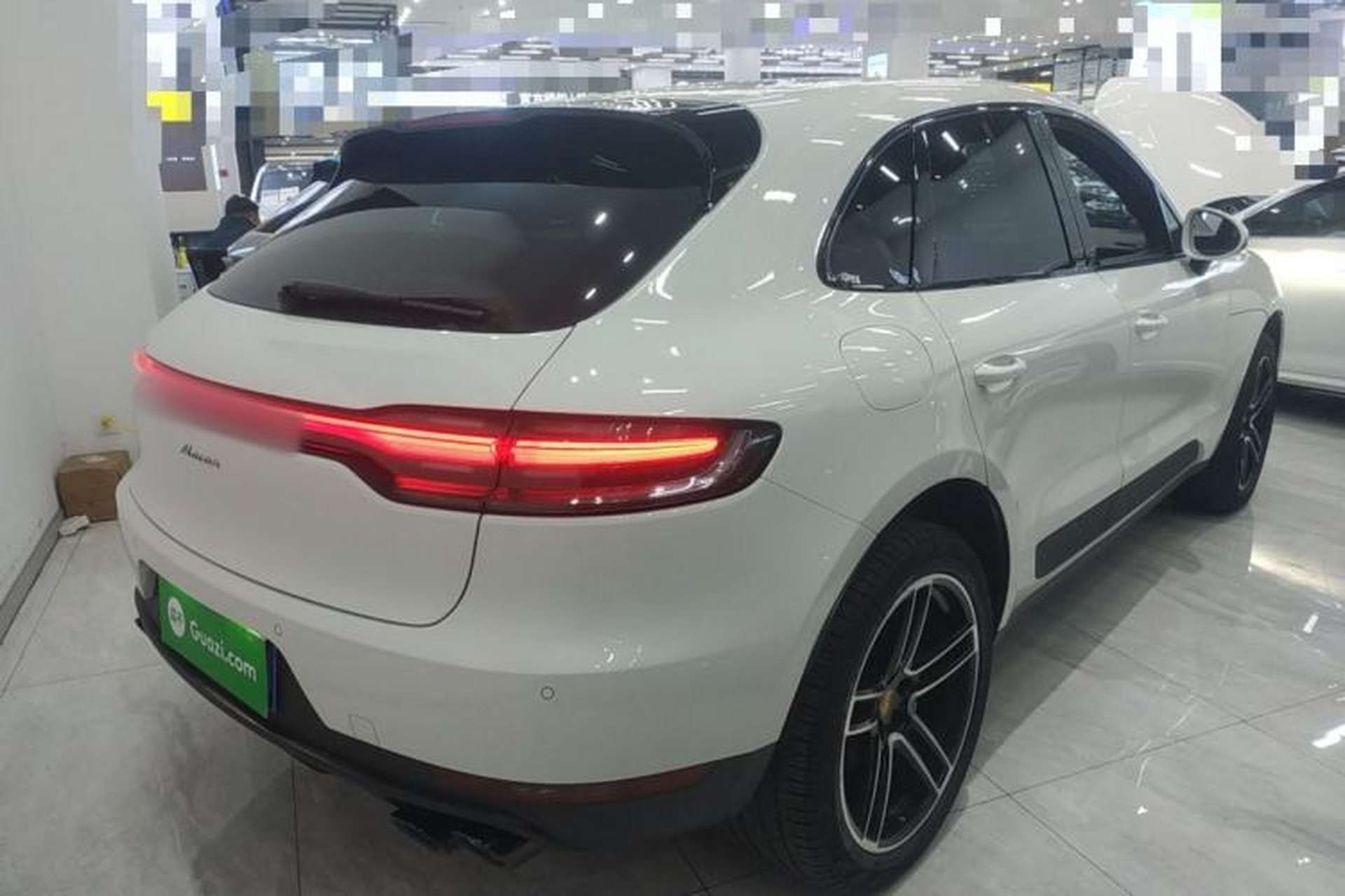 Used Porsche Macan 2018 Macan 2.0T Rear Right 45 Deg