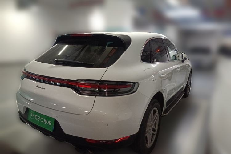 Used Porsche Macan 2018 Macan 2.0T Rear Right 45 Deg