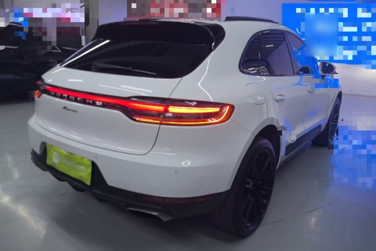 Used Porsche Macan 2018 Macan 2.0T Rear Right 45 Deg