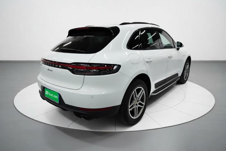 Used Porsche Macan 2018 Macan 2.0T Rear Right 45 Deg