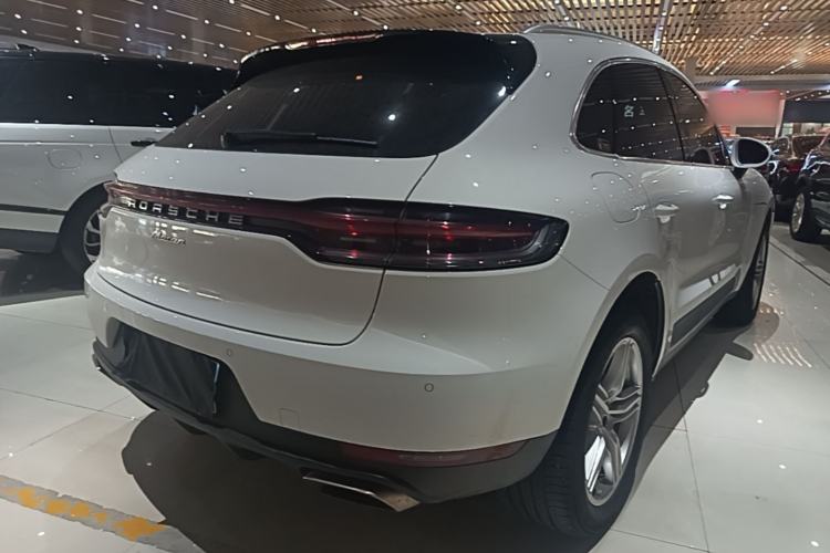 Used Porsche Macan 2018 Macan 2.0T Rear Right 45 Deg