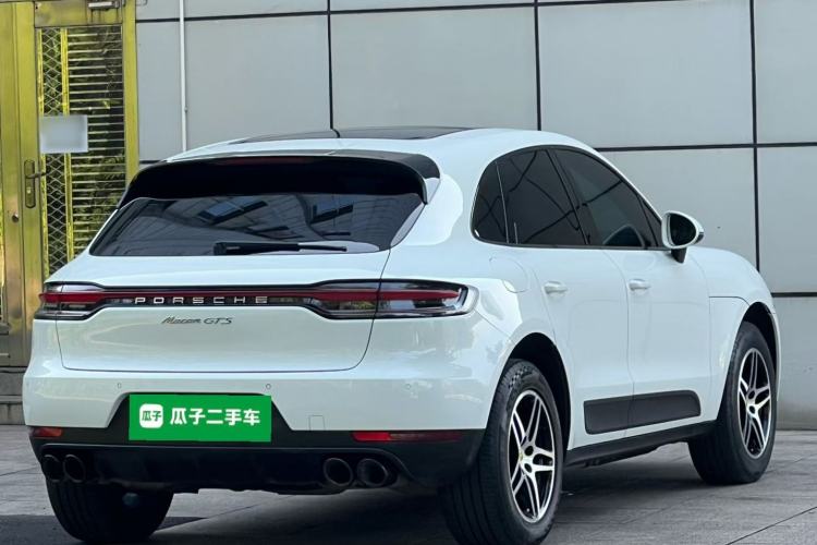 Used Porsche Macan 2018 Macan 2.0T Rear Right 45 Deg