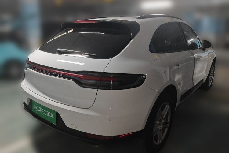 Used Porsche Macan 2018 Macan 2.0T Rear Right 45 Deg
