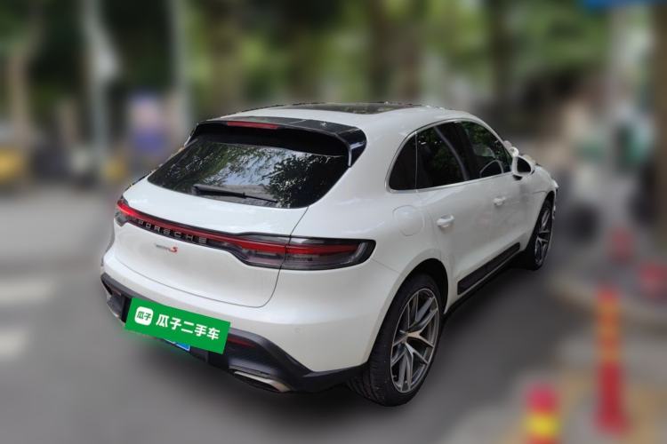 Used Porsche Macan 2018 Macan 2.0T Rear Right 45 Deg