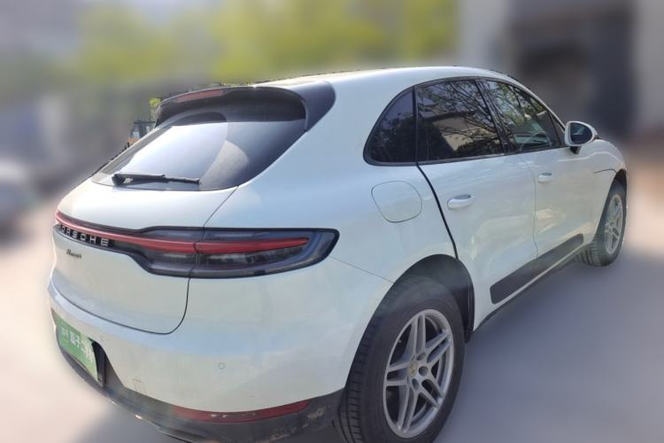 Used Porsche Macan 2018 Macan 2.0T Rear Right 45 Deg