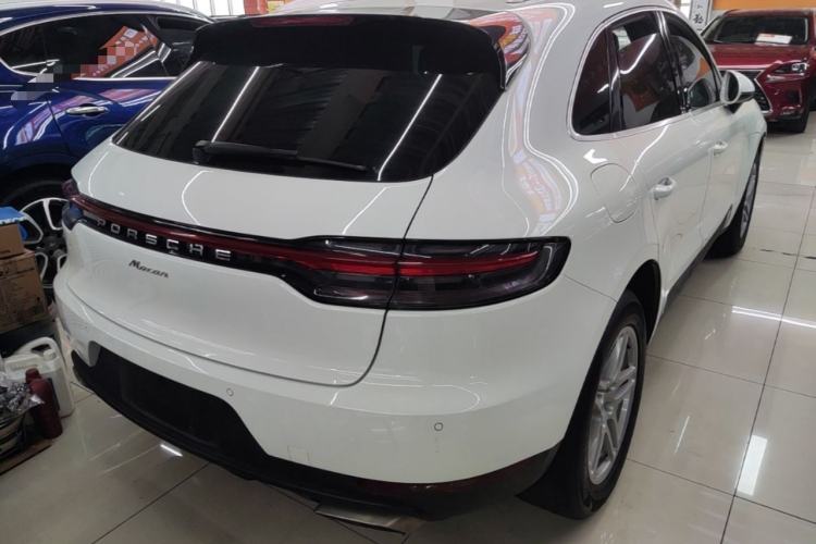 Used Porsche Macan 2018 Macan 2.0T Rear Right 45 Deg
