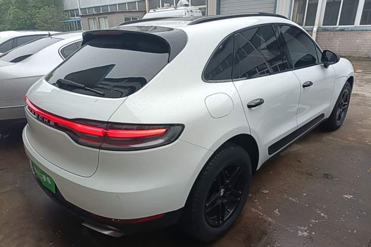 Used Porsche Macan 2018 Macan 2.0T Rear Right 45 Deg